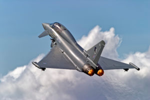 towed-decoy for eurofighter made by cfrp with bladder moulding